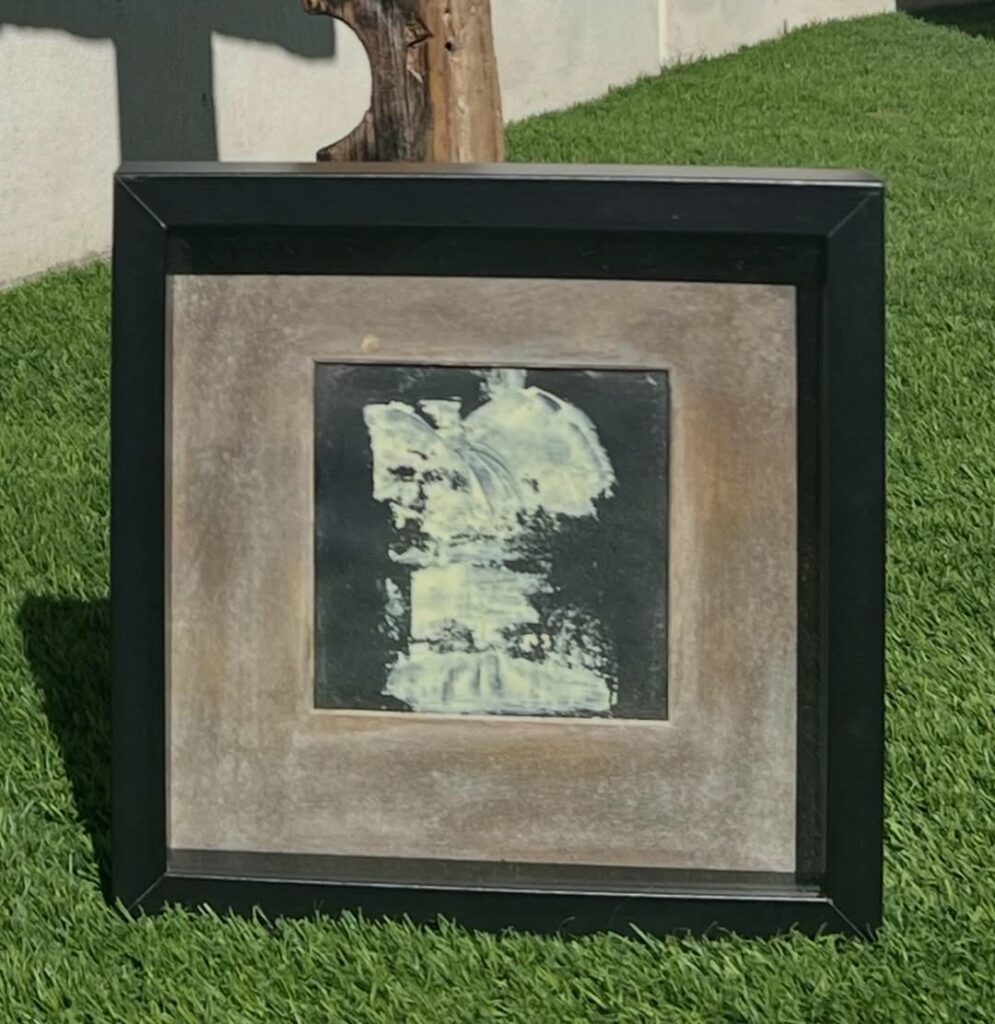 Máscaras - díptico de acrílico sobre papel 15x15 cm, fragmentos de identidad entre oscuridad y belleza, por Olga Silvia García López